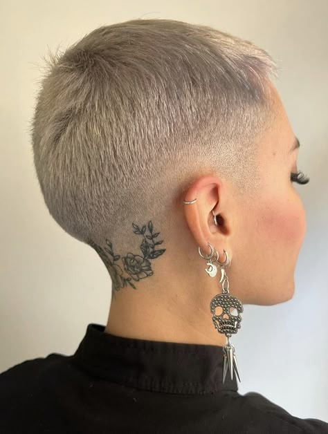 Short Shaved Hair Styles For Women, Buzzcut Fade Women, Platinum Blonde Hair Buzzcut, Shaved Platinum Blonde Hair, Women’s Buzzed Hair, Fem Buzzcut, Female Buzzcut Fade, Faded Buzzcut For Women, Silver Buzz Cut Women