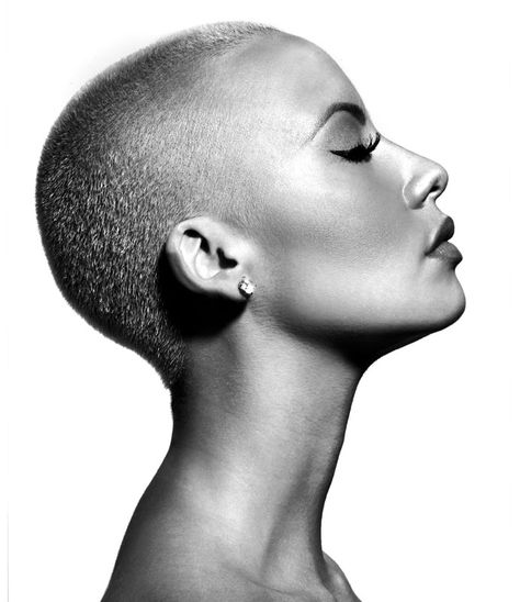 Amber Rose  i love her!! Shave My Head, Bald Girl, Kate Mara, 얼굴 그리기, Bald Women, Amber Rose, Shaved Head, Buzz Cut, Black Is Beautiful