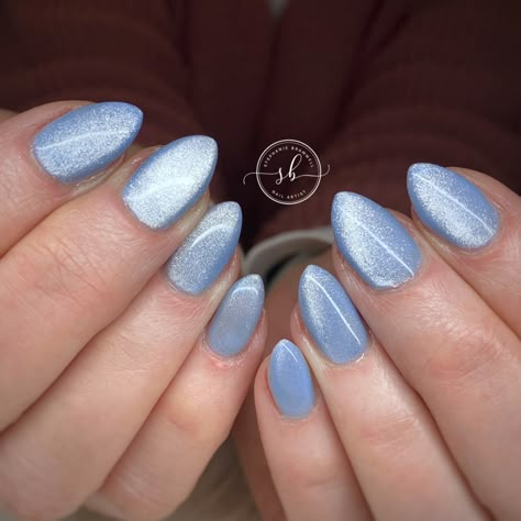 Cat eye blue nails winter nails Light Blue Magnetic Nails, Nails Blue Cat Eye, Cateye Blue Nails, Cat Eye Nails Winter, Velvet Nails Blue, Crystal Blue Nails, Cat's Eye Nails, Winter Cateye Nails, Winter Nails Cat Eye