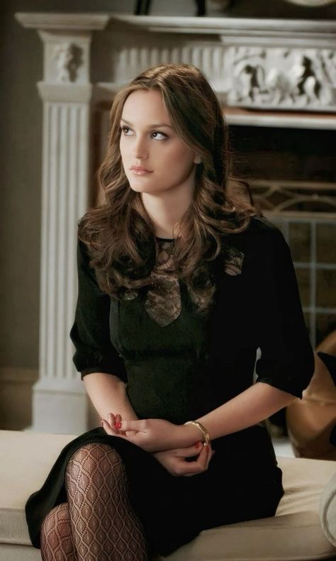 Blair Waldorf Ponytail, Blair Waldorf Aesthetic Style, Blare Waldorf Outfits, Blair Waldorf Outfits Inspired, Blair Waldorf Aesthetic Outfit, Leighton Meester Outfits, Blair Waldorf Icon, Blair Waldorf Hair, Blair Outfits