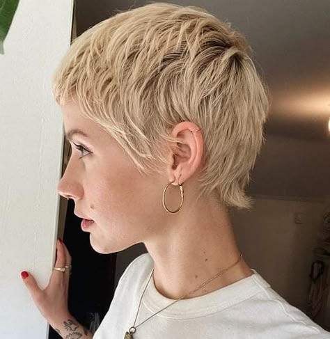 Cut Hairstyles, Super Short Hair, Blonde Pixie Cuts, Pixie Hair, Very Short Hair, Penteado Cabelo Curto, Short Pixie Haircuts, Short Blonde, Short Hair Haircuts