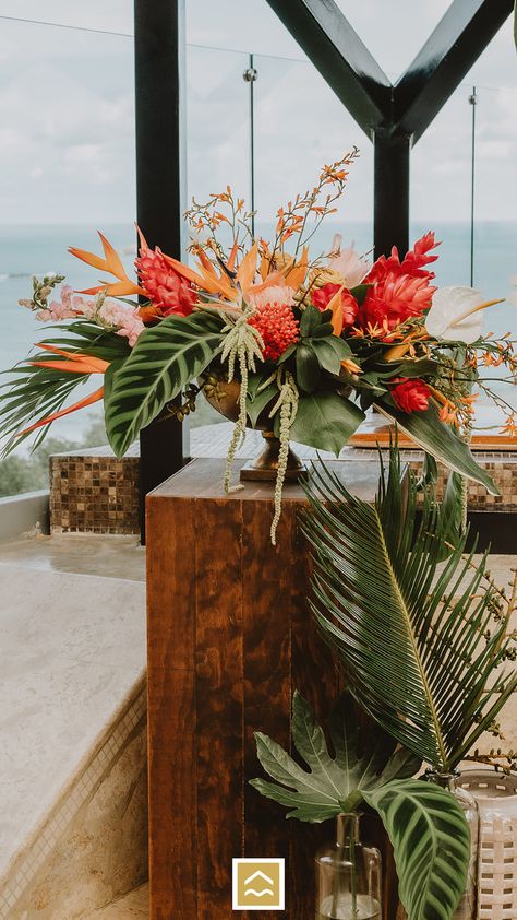 Tropical Boho Floral Arrangements, Low Tropical Centerpieces Wedding, Tropical Arrangements Centerpieces, Brazilian Wedding Decorations, Tropical Wedding Lighting, Tropical Flower Wedding Decor, Tropical Boho Centerpiece, Fall Tropical Wedding Flowers, Tropical Wedding Alter