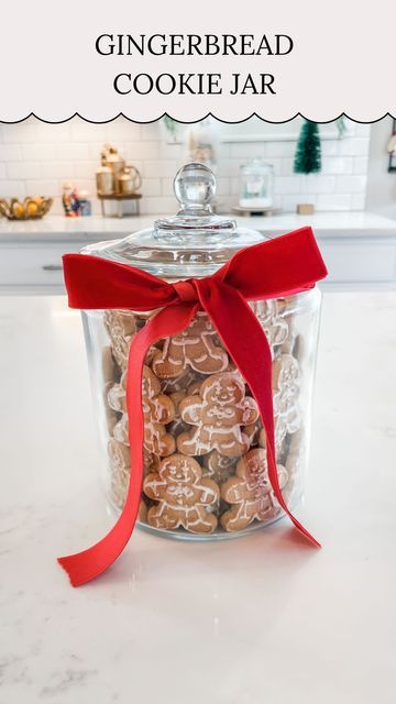 Christmas Cookie Jar Ideas, Decorative Candy Jars, Christmas Cookie Storage, Christmas Cookie Jars Decoration, Christmas Jar Filler Ideas, Glass Cookie Jar Ideas Decoration, Cookie Jar Ideas Decoration Diy, Clear Cookie Jar Ideas, Diy Christmas Gifts In A Jar