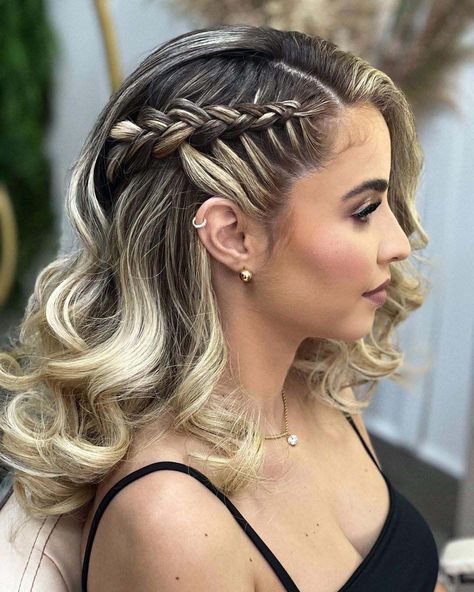 Hair Down With Braid, Side Braid With Curls, Bridemaids Hairstyles, Side Curls, Side Braid Hairstyles, Hair To One Side, Side Hairstyles, Braids With Curls, Penteado Cabelo Curto