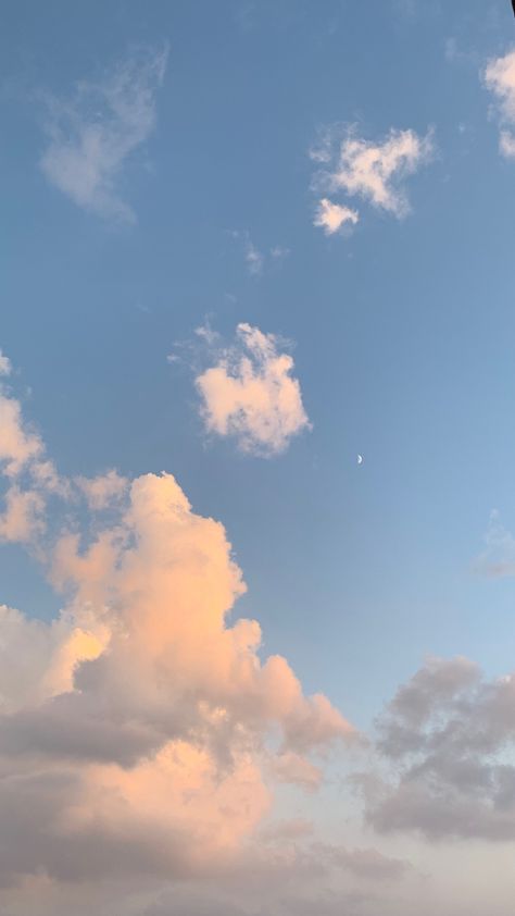 Golden Sky Wallpaper, Nature Clouds Sky, Sky Wallpaper Aesthetic Iphone, Light Blue And Yellow Wallpaper, Blue Sky Wallpaper Iphone, Lock Screen Wallpaper Aesthetic Blue, Dreamy Iphone Wallpaper, Pretty Lock Screens, Calming Sky Aesthetic