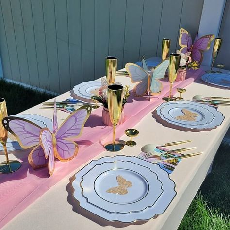 Rainbow Butterfly Party Decoration, Butterfly Table Setting Ideas, Simple Butterfly Party, Butterfly Theme Table Centerpiece, Butterfly Themed Birthday Party Table Set Up, Sweet One Theme Centerpieces, Butterfly Garden Party Centerpieces, Butterfly And Flower Theme Party, Butterfly Release Party