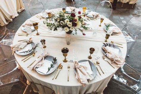 Round wedding table decorations