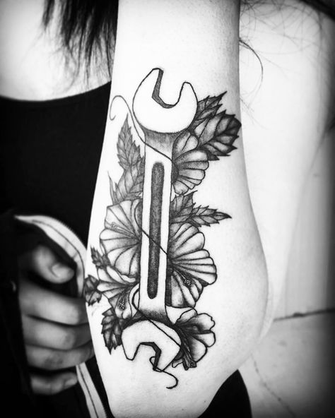 Mechanic Tattoo Ideas For Women, Mechanic Tattoos Women, Wrench With Flowers Tattoo, Car Tattoo Ideas Women, Wrench Tattoo Mechanic, Aircraft Mechanic Tattoo, Tool Tattoo Ideas, Racing Tattoos For Women, Mechanic Tattoo Design