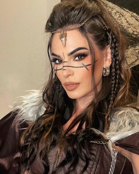 Costume Ideas Festival, Women Viking Outfits, Viking Inspired Makeup, Viking Women Makeup, Viking Warrior Makeup, Vikings Hairstyles, Viking Halloween, Warrior Makeup, Viking Halloween Costume