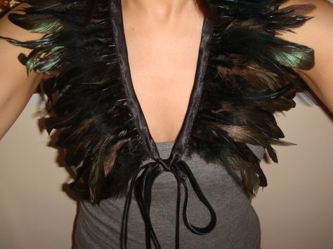 Feather Cape Diy, Cosplay Feathers Diy, Feather Capelet, Feather Cloak, Cape Diy, Raven Feather Cloak, Raven Costume, Diy Cape, Feather Cape