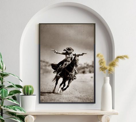 Vintage Western Wall Art, Western Themed Office, Western Living Room Decorating Ideas Ranch Style Interior Design, Western Wall Decor Ideas, Ranch Glam Decor, Western Shelf Decor, Western Glam Decor, Vintage Western Home Decor, Western Gothic Decor