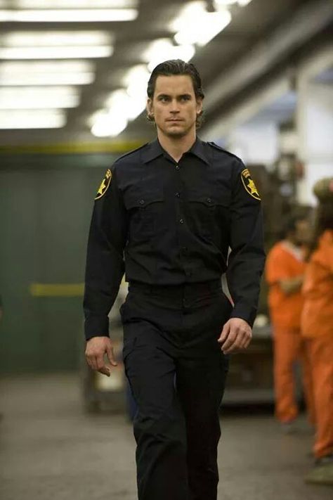 Neal Caffrey escaping prison Marsha Thomason, Willie Garson, The Normal Heart, Matt Bomer White Collar, Neal Caffrey, Prison Guard, Prison Break, Matt Bomer, Christian Grey