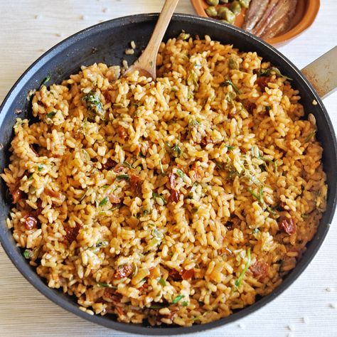 Spanish Style Rice with Capers and Anchovies Spanish Style Rice, Anchovy Recipes, Cod Recipes, Spanish Rice, Spanish Food, Anchovies, Rice Dishes, Spanish Style, Greek Recipes