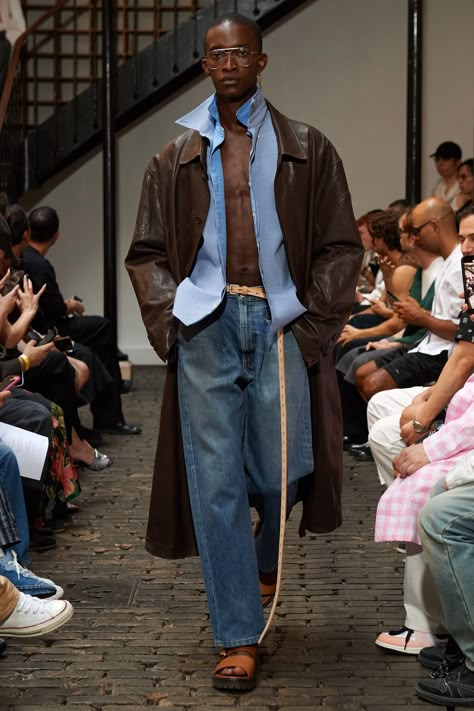 Mens Colorful Fashion, Mens Editorial Fashion, Fall Outfits For Men, Style Androgyne, Hed Mayner, Men Fashion Week, 2024 Menswear, High Fashion Men, Menswear Runway