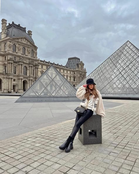 Paris Girls Trip / Galentines Trip / Paris Recap / Travel Guide / European Style / European Chic Outfit / Winter Trends 2023 / France Travel Winter Trends 2023, Paris Girls Trip, Paris Trip Outfits, France Winter, European Chic, Paris Photo Ideas, Paris Winter, France Outfits, Disney Paris