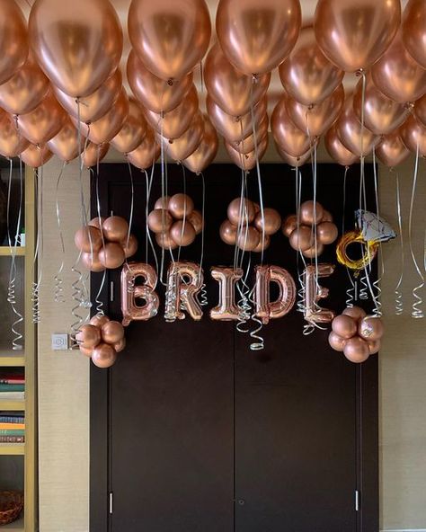 Bridal Shower Decor Balloons, Bridal Room Balloon Decor, Balloon Decorations Bridal Shower House, Bridal Room Decorations, Bride Room Decoration Balloons, Simple Balloon Decoration, Bride Decor, Bridal Shower Pictures, Bride To Be Decorations