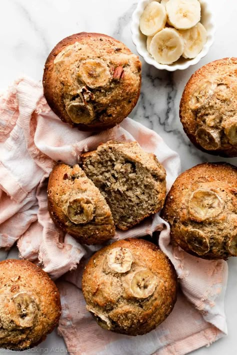 Bakery Banana Muffins, Raspberry Chocolate Chip Muffins, Jumbo Muffin Recipes, Muffin Mix Recipe, Bakery Muffins, Nut Muffins, Jumbo Muffins, Bakery Style Muffins, Banana Nut Muffins