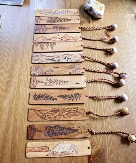 Beginner Wood Burning, Drawing Wood, Wood Burning Tips, Wood Burning Patterns Stencil, Wood Carving Tools Knives, Wood Burning Techniques, Wood Burning Projects, Wood Burn Designs, Idee Cricut