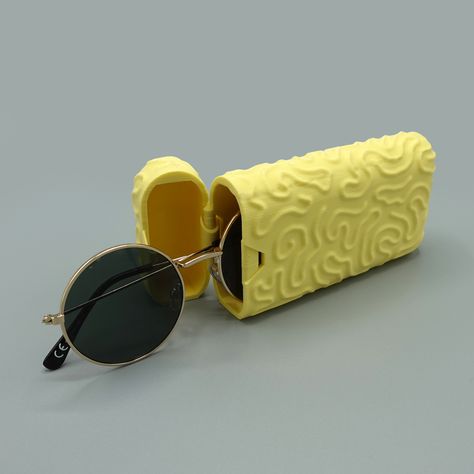 STL file Print-in-place glasses case・3D printer design to download・Cults Glasses Organizer, Printer Design, Useful 3d Prints, Drukarka 3d, 3d Printing Business, 3d Printing Art, 3d Printer Designs, 3d Printing Diy, Glasses Cases