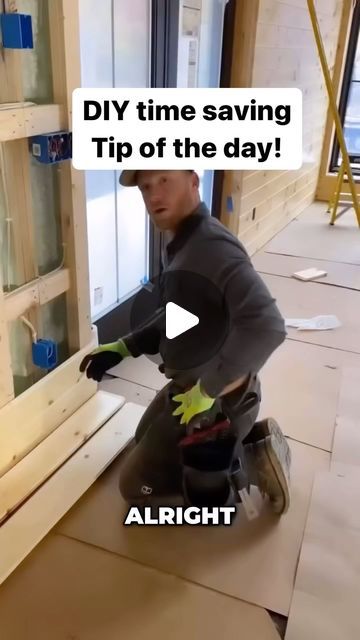 Joe Provost on Instagram: "If you are a DIY’er like me, you’ll appreciate this tip that will save you a lot of time and not waste material on wrong cuts!  Thanks @bonsai__landscaping for sharing this quick tip from @rrbuildings!   #homeimprovement #diy #construction #landscaping #hardscaping #carpentry #lifehacks #tools #workshop #tooltip" Construction Hacks, Woodworking Tricks, Diy Tools Homemade, Diy Construction, Diy Handyman, Easy Diy Hacks, Handyman Projects, Woodworking Shop Projects, Waste Material