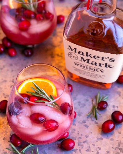 Cranberry Orange Bourbon Cocktail, Makers Mark Drink Recipes, Makers Mark Cocktails Easy, Drinks With Makers Mark, Makers Mark Cocktails, Cranberry Orange Cocktail, Bourbon Drink, Cranberry Drinks, Adult Beverages Recipes