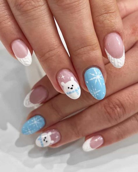 Christmas Nails Inspo Short, Nail Designs Xmas, Nails Design For Winter, Cute Nail Ideas Christmas, Winter Nails Short Acrylic, Nails Aesthetic White, Xmas Nail Ideas Simple, Nail Art Designs Christmas Simple, Nails Winter Design