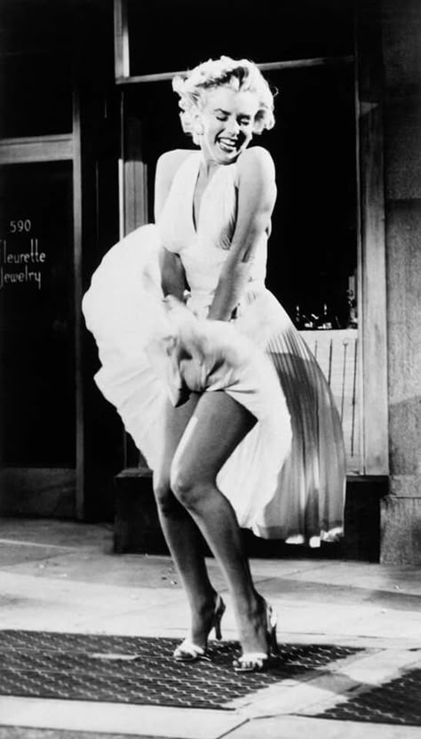 marlyn monroe aesthetic | marlyn monroe Marilyn Monroe Aesthetic, Marilyn Monroe White Dress, Marilyn Monroe Wallpaper, Marilyn Monroe Poster, Hollywood Aesthetic, The Seven Year Itch, Marilyn Monroe Photos, Norma Jean, Norma Jeane