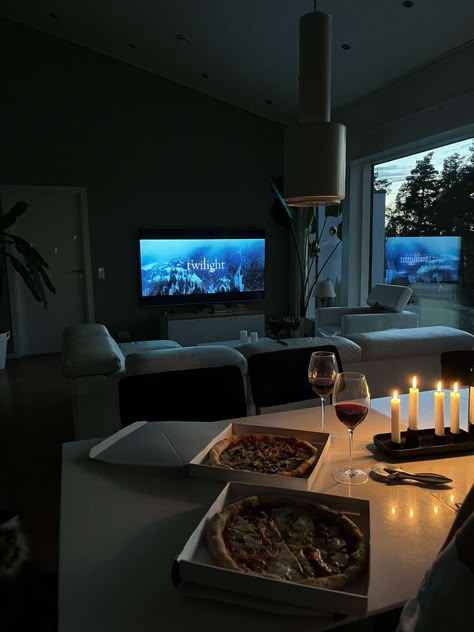 Pizza, wine, dinner Couple Movie Night Aesthetic, May Bucket List, Twilight Movie Night, Wine Night Aesthetic, Ig Inspo Feed, Couples Movie Night, Romantic Movie Night, Love Theoretically, Wine And Pizza