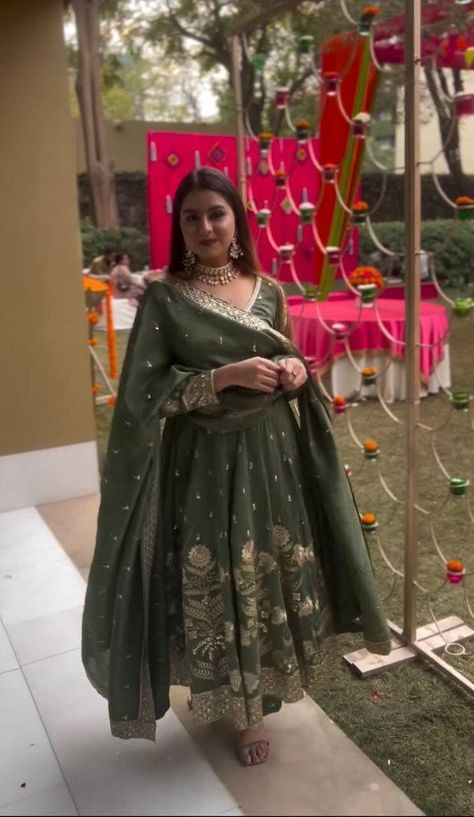 Suit For Women Wedding, Green Suit Women, Full Sleeve Gowns, Long Anarkali Gown, Suits Usa, Designer Anarkali Suits, Long Anarkali, Cotton Gowns, Wedding Women