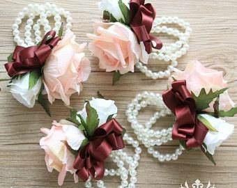 Bridemaid Flowers, Corsage Burgundy, Rose Wrist Corsage, Wrist Corsage Wedding, Bridesmaid Corsage, Wrist Flowers, Corsage And Boutonniere, Bridal Bouquet Flowers, Burgundy Bridesmaid