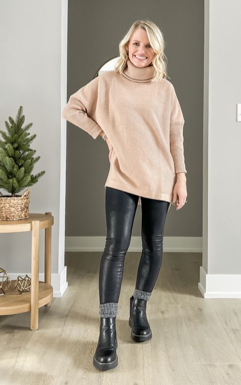 Chelsea Boots Leggings Outfit, Chelsea Boots With Leggings, Chelsea Boots With Jeans, Sock Boots Outfit, Jeans Boots Outfit, Winter Chelsea Boots, Boots With Jeans, Chelsea Boots Outfit, Mama Fashion