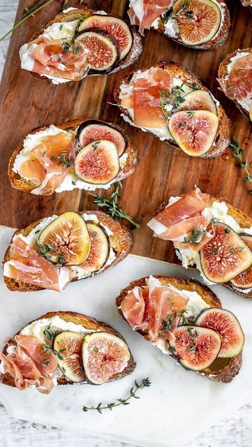 Prosciutto Appetizer, Sourdough Baguette, Ricotta Crostini, Last Minute Appetizer, Baguette Slices, Entertaining Menu, Protein Balls Recipes, Crostini Recipes, Christmas Meals