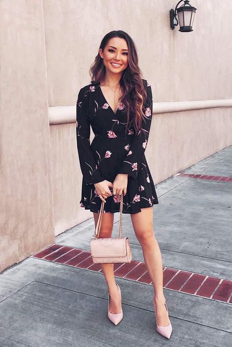 Black V-Neck Floral Dress #shortdress #blackdress #vneckdress Black Floral Dress Outfit, Long Summer Dress Outfits, Flower Dresses Outfit, Lengha Blouse, Jessica Ricks, Black Flower Dress, Floral Dress Outfits, Floral Dress Design, Cute Floral Dresses