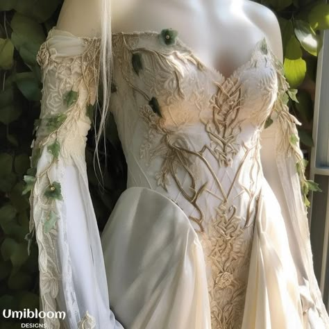 Wedding Dress Fantasy, Medieval Wedding Dress, Lotr Wedding, Elven Fairy, Elven Dress, Pagan Wedding, Fairy Wedding Dress, Medieval Wedding, Ethereal Wedding