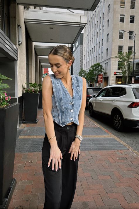 Denim Vest Outfit Spring, Denim Tank Outfit, Black Denim Vest Outfits For Women, Styling Jean Vest, Styling A Denim Vest, Styling Denim Vest, Jeans Vest Outfits For Women, Denim Vest And Skirt Outfit, How To Style A Denim Vest