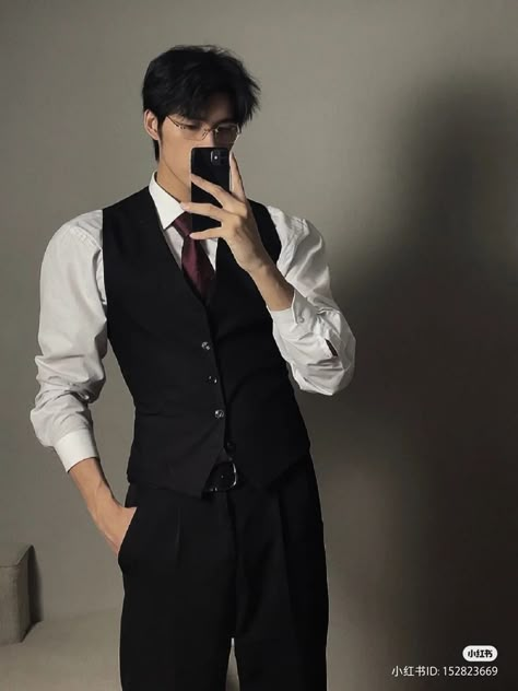 All Black Vest Outfit, Man Suit Aesthetic, Vest Outfits For Men, Korean Men Suit, Vest Outfits Men, Muka Lelaki, Black Suit Men, Gentleman Aesthetic, Classy Suits