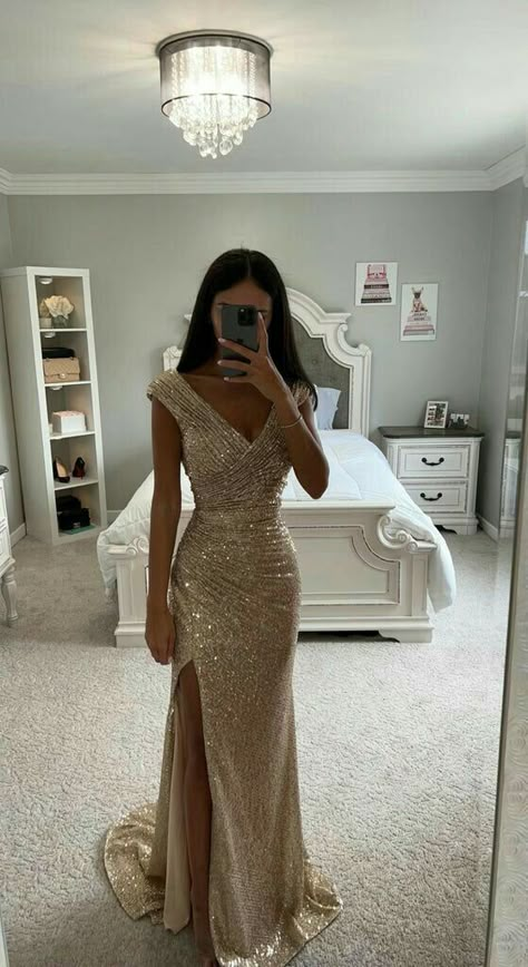 Mermaid Prom Dresses Sparkly, Gold Sequin Gown, Glitter Blush, Prom Dresses Sparkly, Classy Prom, Classy Prom Dresses, Prom Dress Ideas, Long Evening Gowns, Prom Dress Inspiration