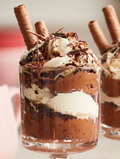 Baileys Choco Mousse Recipe | Baileys CA Coupe Glass Dessert, Baileys Trifle, Baileys Chocolate Mousse Recipe, Alcoholic Chocolate, Baileys Chocolate Mousse, Bailey Mousse, Pudding Ideas, Choco Mousse, Baileys Dessert