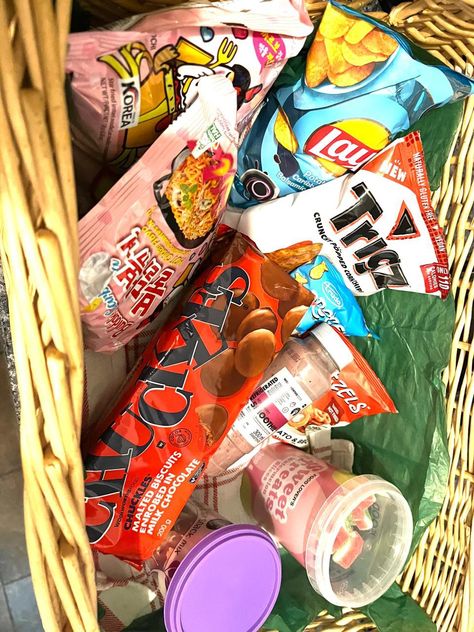 Snacks Basket, Aesthetic Snacks, Basket Aesthetic, Snack Basket, Chocolate Biscuits, Chocolate Malt, Dream Home Design, Vegan Gluten Free, Chocolate Milk