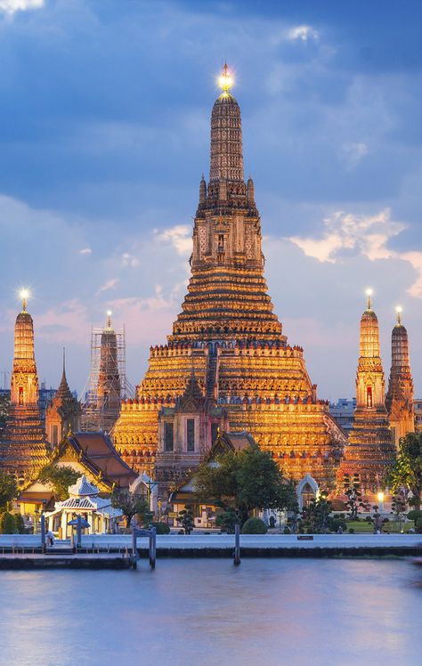 Thailand Famous Places, Thailand Bangkok Aesthetic, Thailand Bangkok City, Thailand Landmark, Bangkok Thailand Aesthetic, Bangkok Aesthetic, Bangkok Thailand Travel, Thailand Aesthetic, Landmarks Around The World