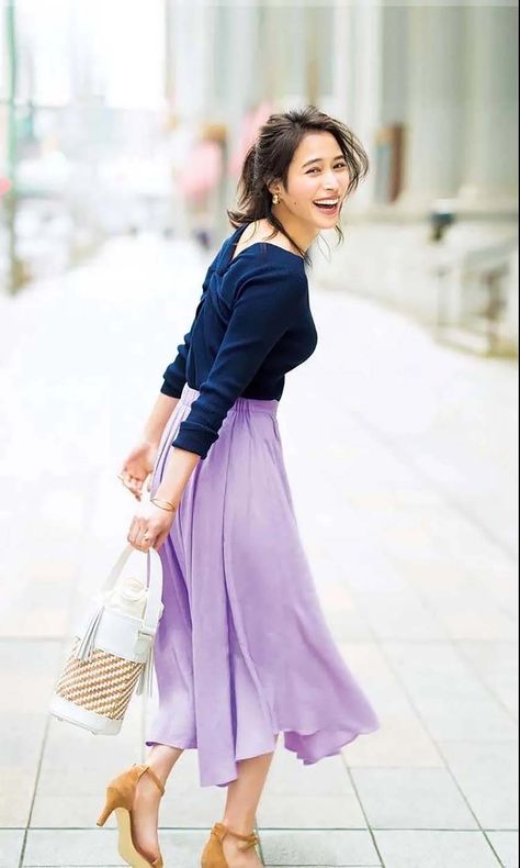 Lavender Skirt Outfit, Black Pencil Skirt Outfit Work, Purple Skirt Outfit, Black Pencil Skirt Outfit, Lavender Outfit, Lavender Skirt, Casual Skirt Outfits, Purple Outfits, Purple Skirt