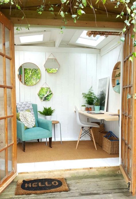 She-Shed Home Office Design Ideas and Plans - Joyful Derivatives She Shed Office, Outdoor Playhouses, Summer House Interiors, Office Shed, Shed Office, Shed Decor, Garden Home Office, Shed Interior, Studio Shed