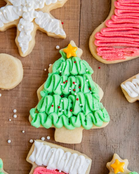 Buttercream Frosting for Sugar Cookies - Best Christmas Desserts Icing Cookies With Buttercream, Cookie Frosting Recipe Buttercream, Buttercream Frosting For Gingerbread Cookies, Cookie Butter Cream Frosting, Frosting For Sugar Cookies Buttercream, Best Sugar Cookie Buttercream Frosting, Frosting For Sugar Cookies Christmas, Decorating Sugar Cookies With Buttercream Frosting, Frosting For Cut Out Sugar Cookies