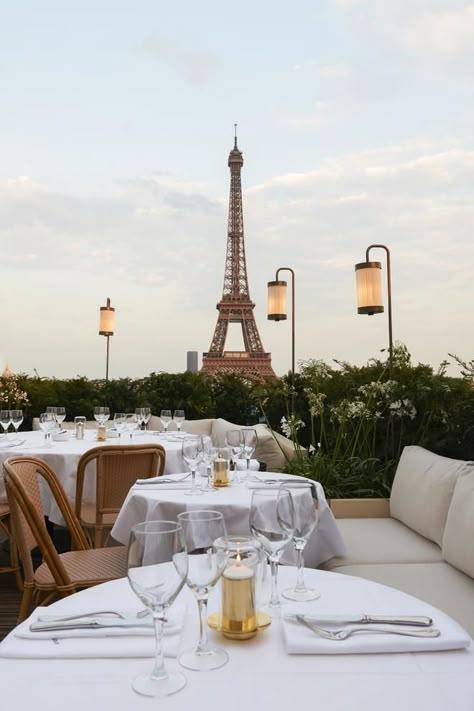 Best Restaurants In Paris, Rumble In The Jungle, Life In Paris, Restaurants In Paris, Paris Dream, Paris Vibes, Restaurant Paris, Paris Aesthetic, Paris Trip