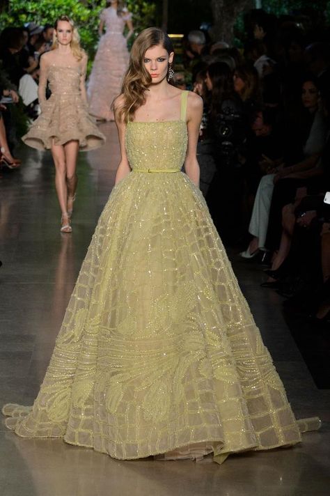 ElieSaab HauteCouture15 ParisFW womenswear Elie Saab Gowns, Elie Saab Haute Couture, Couture 2015, Best Gowns, Robes Glamour, Elie Saab Spring, Elie Saab Couture, Haute Couture Gowns, Paris Mode