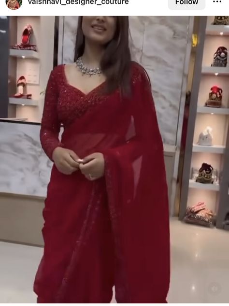 Sweetheart Neckline Blouse Full Sleeves, Red Saree Full Sleeve Blouse, Plain Red Blouse Design, Full Blouse Designs Saree, Full Sleeves Blouse Designs Saree, Blouse Designs For Farewell, Red Full Sleeve Blouse, Maroon Saree Blouse Combination, Full Sleeve Blouse Saree