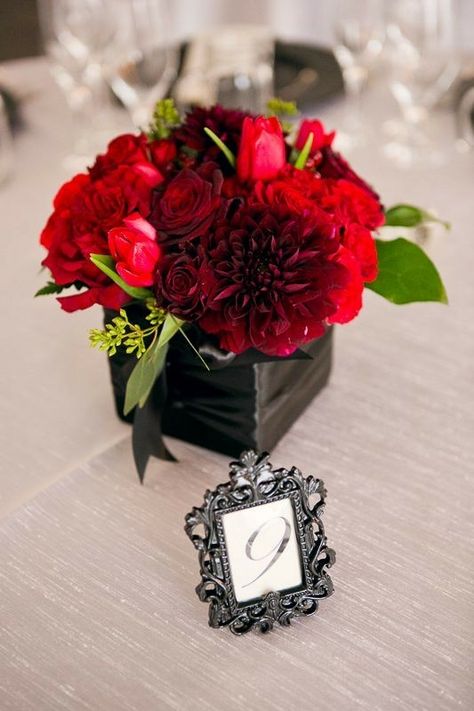 Red Table Settings, Red Centerpieces, Church Wedding Flowers, Cheap Wedding Flowers, Red Wedding Flowers, Flower Centerpieces Wedding, Grey Flowers, Flowers Red, Center Pieces