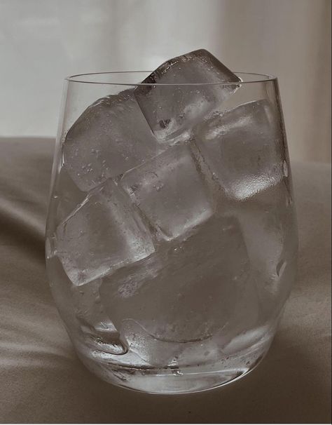 Icy Water Aesthetic, Drinking Water Asthetics Photos, Ice Cold Water Aesthetic, Iced Water Aesthetic, Agua Aesthetic, Cold Glass Of Water, Ice Eater, Ice Aesthetic, Quirky Kitchen Decor