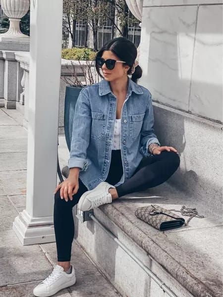 Oversized denim shirt jacket is perfect for a casual fall outfit. Oversized Shirt As Jacket, Oversized Demin Jacket Outfit Casual, How To Style Denim Shacket, Denim Shirt Jeans Outfit Women, Over Sized Denim Shirt, Outfit With Jean Shirt Denim, Over Size Denim Shirt Outfit, Denim Jacket Looks For Women, Levi Denim Shirt Outfit Women