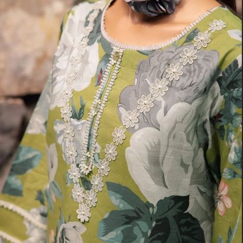 Neck Design Dress Design Pakistani, Lawn Dress Design, Maxi Pattern, Summer Embroidery, Lace Dress Design, Shirt Trouser, Trendy Shirt Designs, Neck Designs For Suits, Lawn Suit